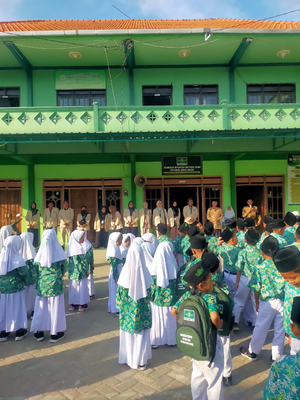 Perkenalan 